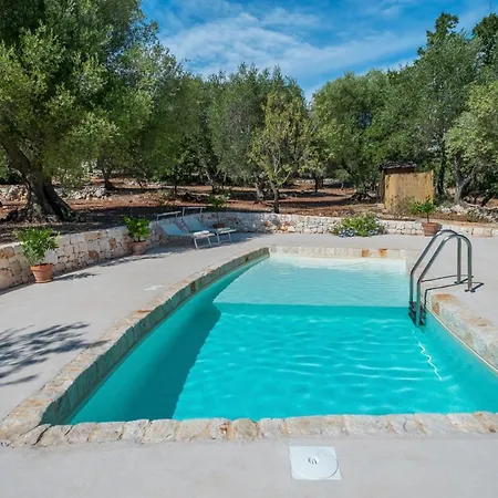 Villa Satia Sleeps 4 With Pool