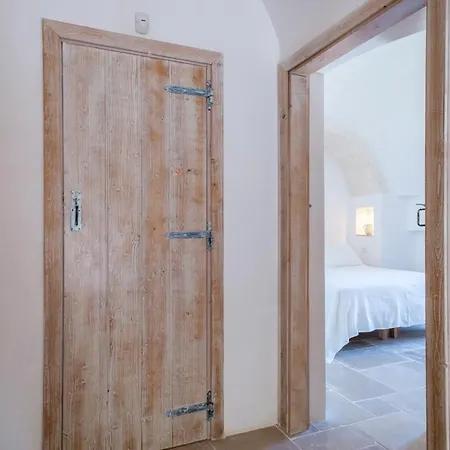 Satia Sleeps 4 With Pool