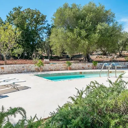 Satia Sleeps 4 With Pool Villa *